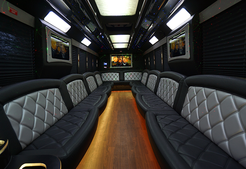 deluxe party bus